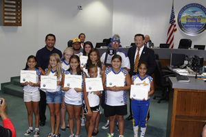 Mayor Vo Honors FV Girls Softball Team